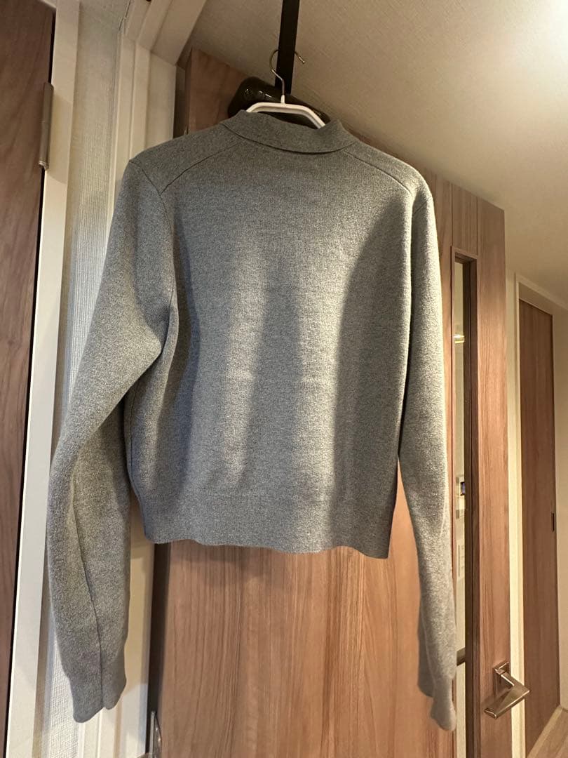 試着のみ美品：CABaN コットンカシミヤ パールロゴポロカーディガン グレー