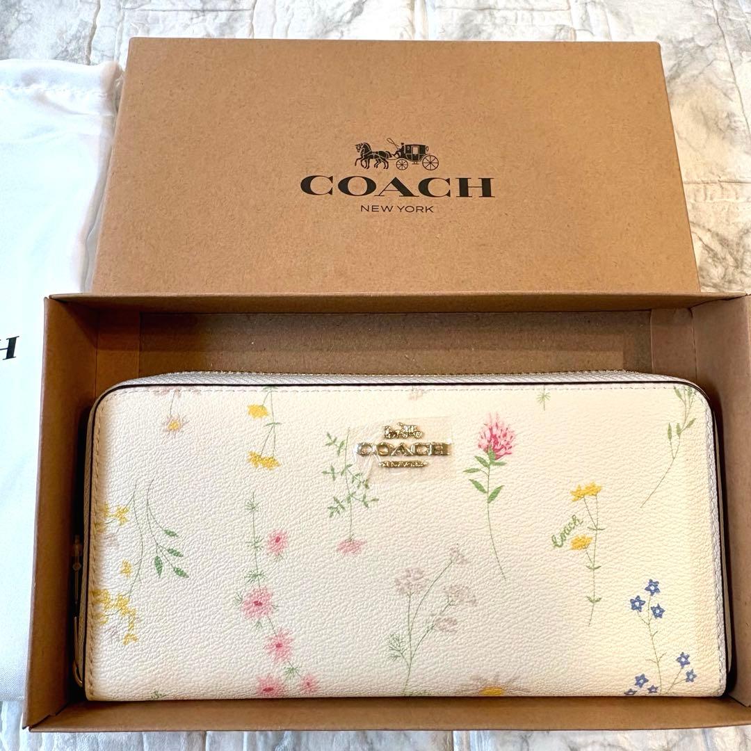 新品未使用✨COACH コーチ 花柄 フローラル 長財布 ラウンドファスナー