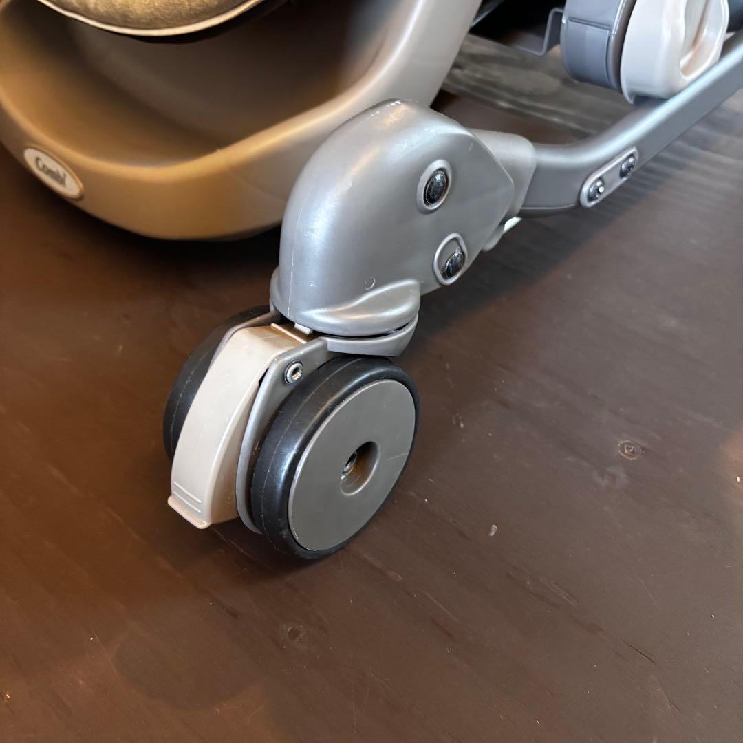 【最終値下げ】Combi ネムリラ 電動 オートスウィング　ハイローチェア