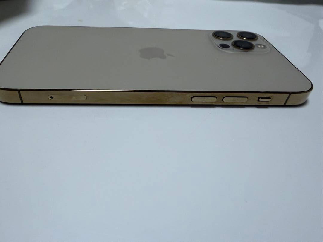 サクラちゃん iPhone 12 Pro ゴールド256G SIMフリー