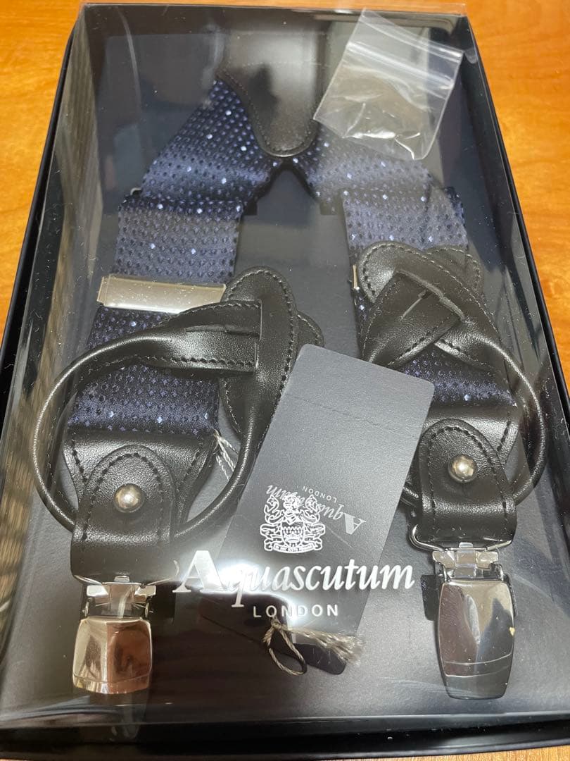 ★Aquascutum ネイビー サスペンダー