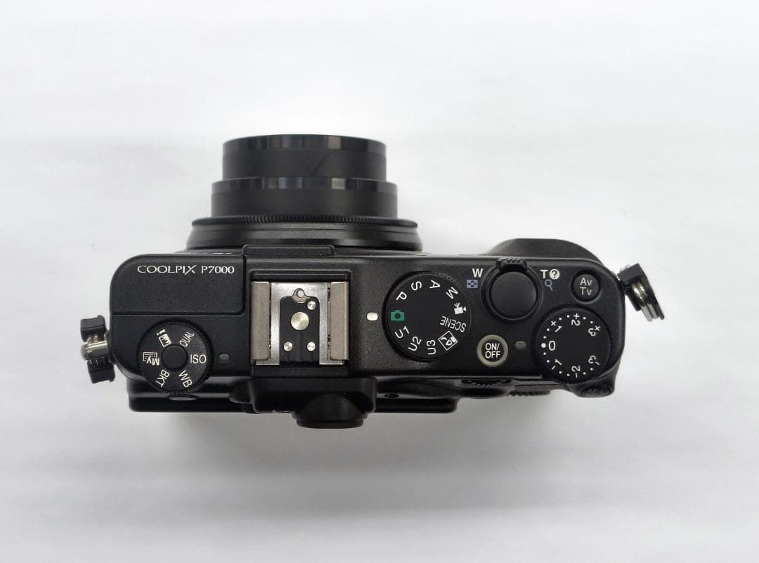 【中古品】 ニコン COOLPIX P7000 美品