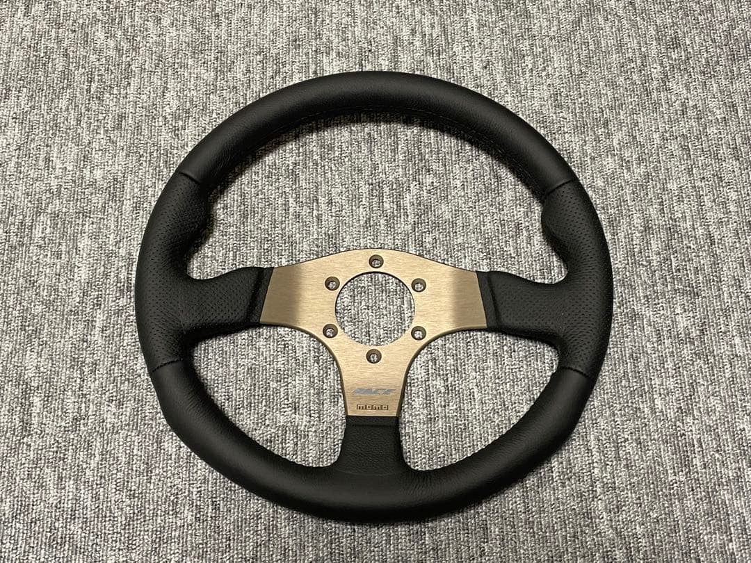 Cube　MOMO RACE 32 ステアリング 正規品 ほぼ未使用