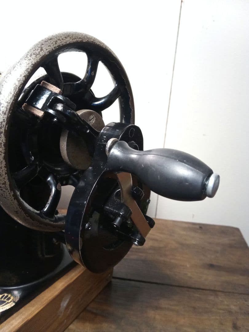 数日限定セール　SINGER　縫うためのアンティークミシン　スフィンクス　手回し