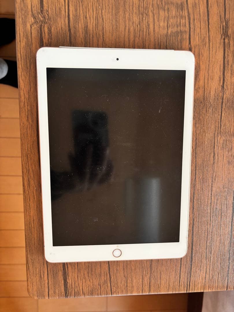 iPad 第6世代 32GB セルラーモデル A1954