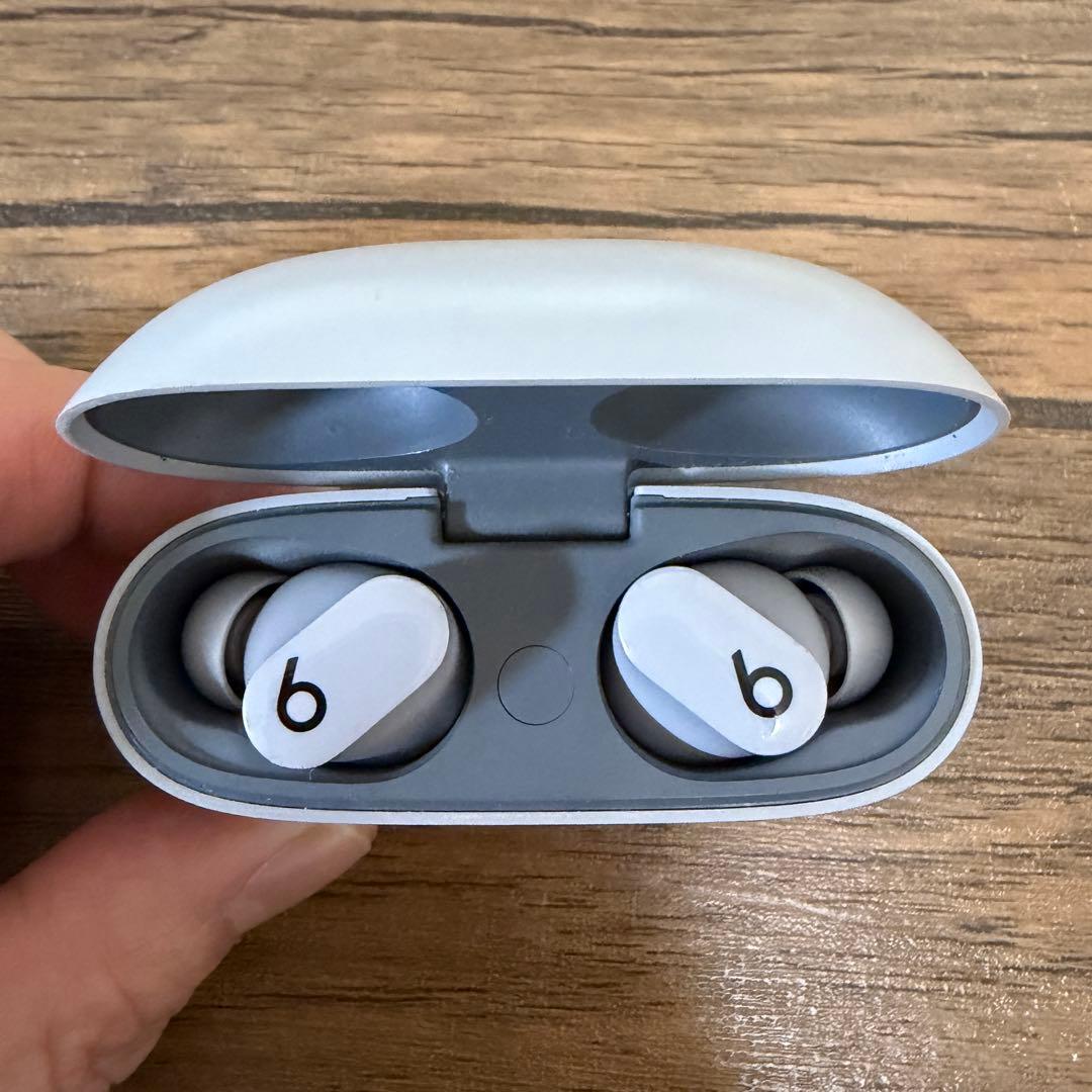 Beats Studio Buds ワイヤレスイヤホン　中古