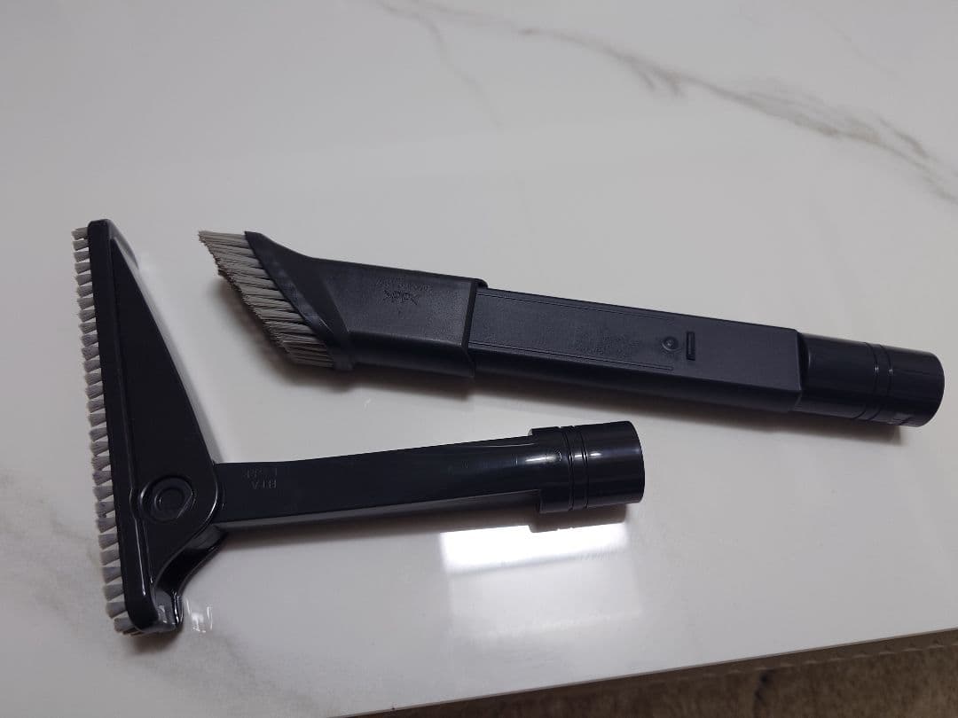 2022年製パナソニック製サイクロン式コードレススティック掃除機MC-SB85K