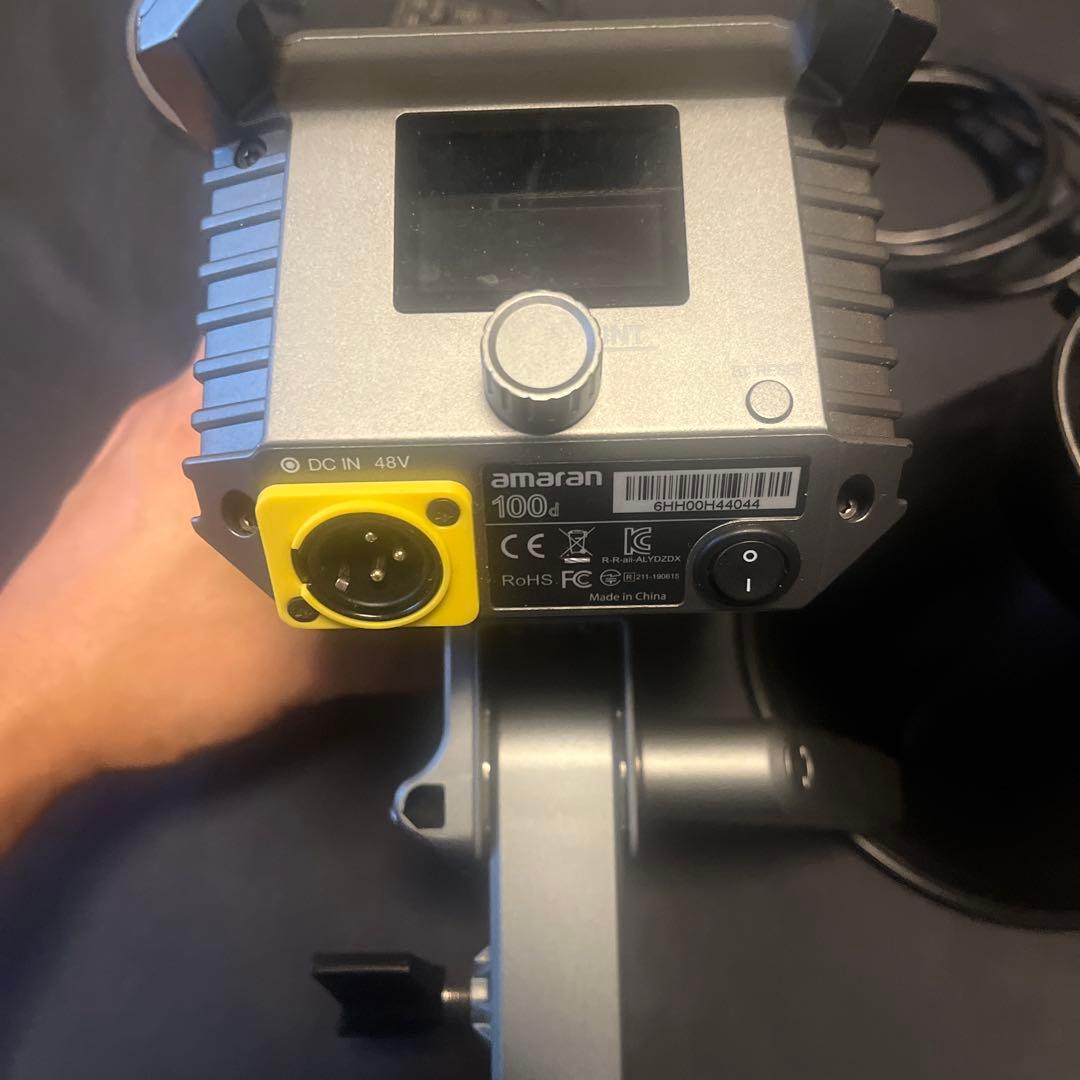 Amaran 100d 撮影ライト