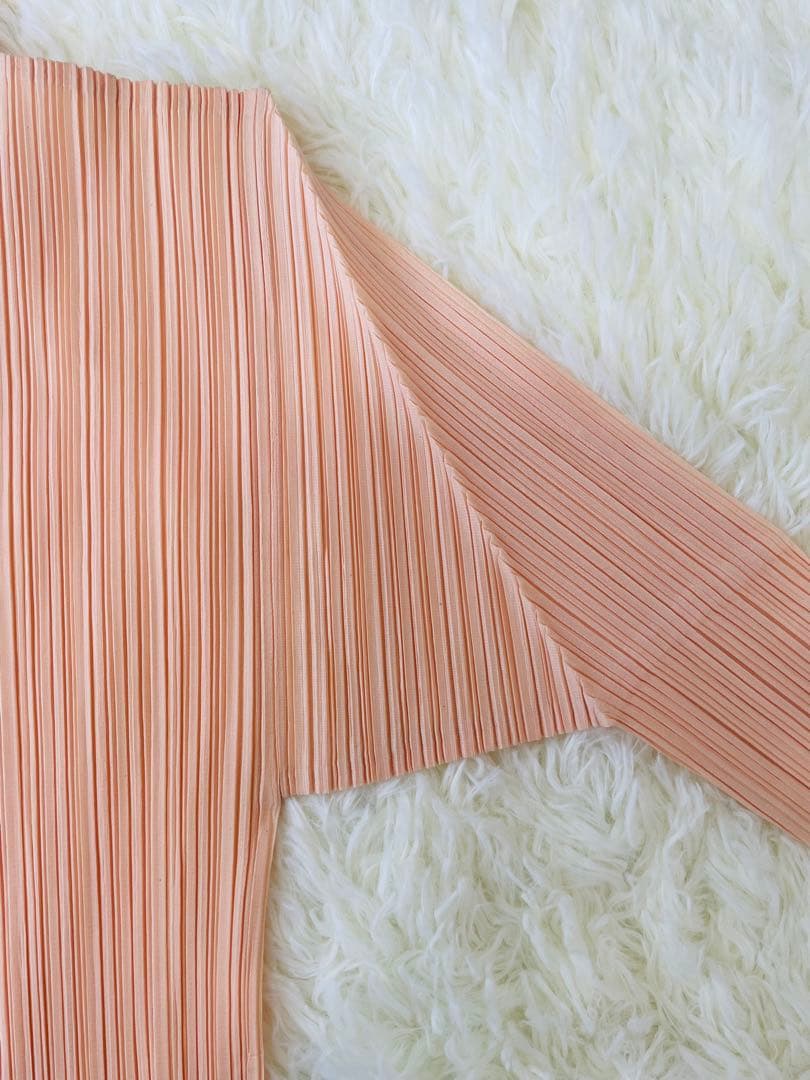 フリーサイズ　イッセイミヤケ　ハイネックトップス　プリーツプリーズ　ピーチ