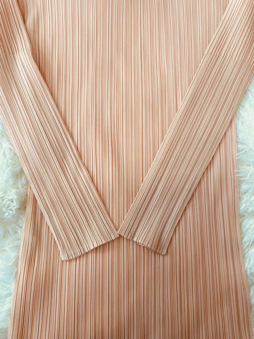 フリーサイズ　イッセイミヤケ　ハイネックトップス　プリーツプリーズ　ピーチ