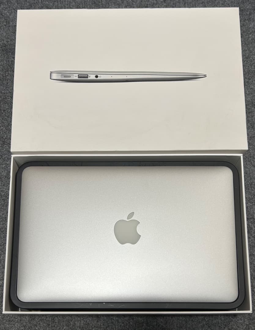 MacBook Air i7 8Gb 11インチ 新品1TbSSD 優良品ラスト