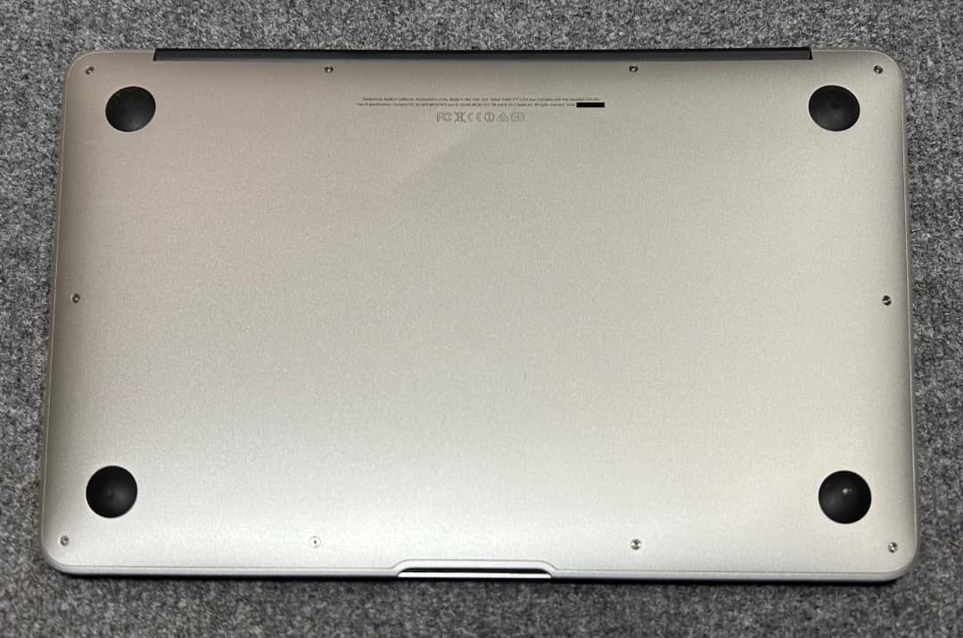 MacBook Air i7 8Gb 11インチ 新品1TbSSD 優良品ラスト