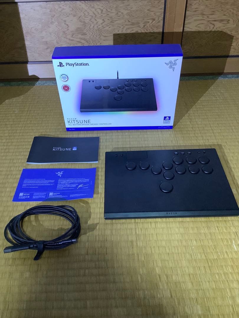 Razer Kitsune 薄型レバーレスコントローラー