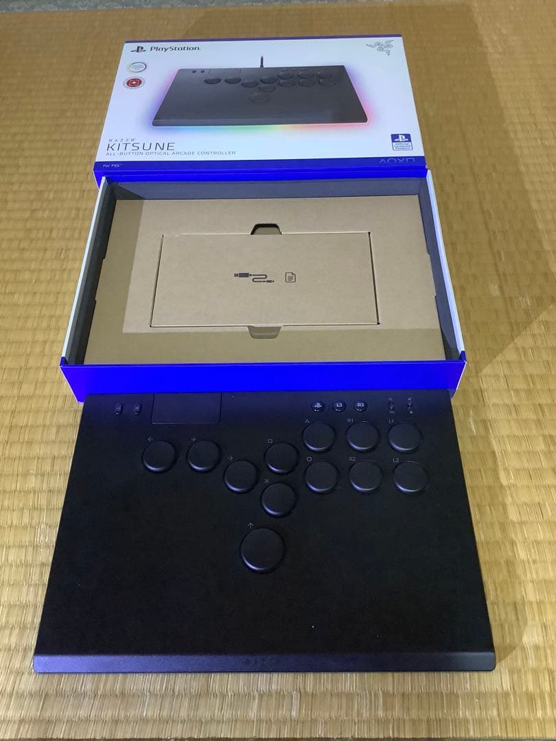 Razer Kitsune 薄型レバーレスコントローラー