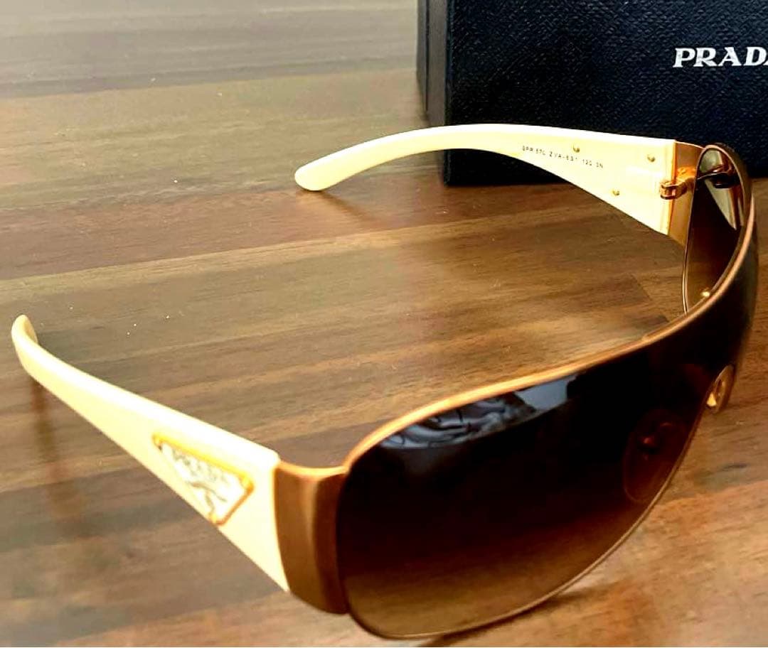 プラダ　サングラス