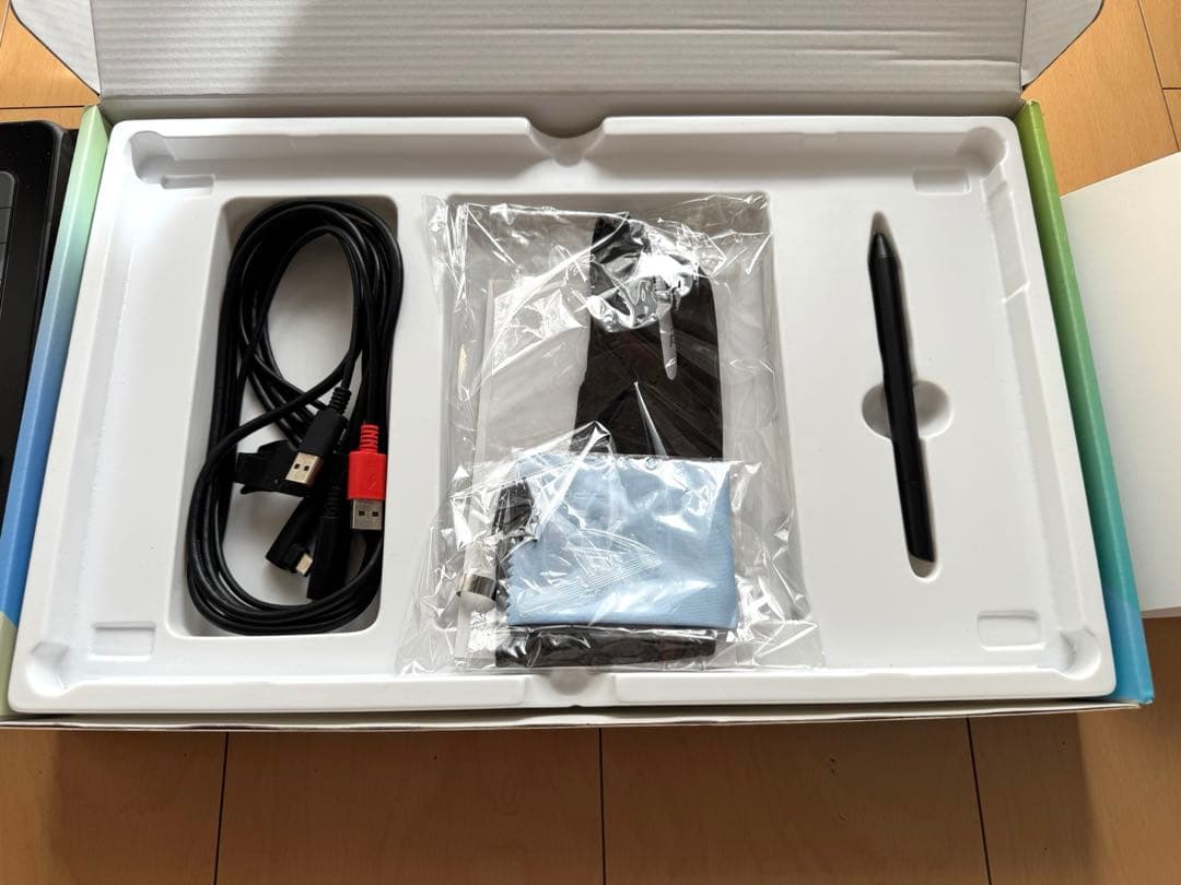 【美品】XPPen Artist13セカンド X3チップ搭載ペン 液晶タブレット