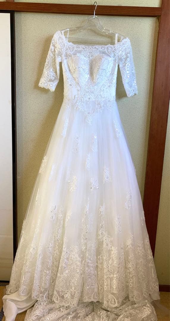 ウェディングドレス　パニエつき