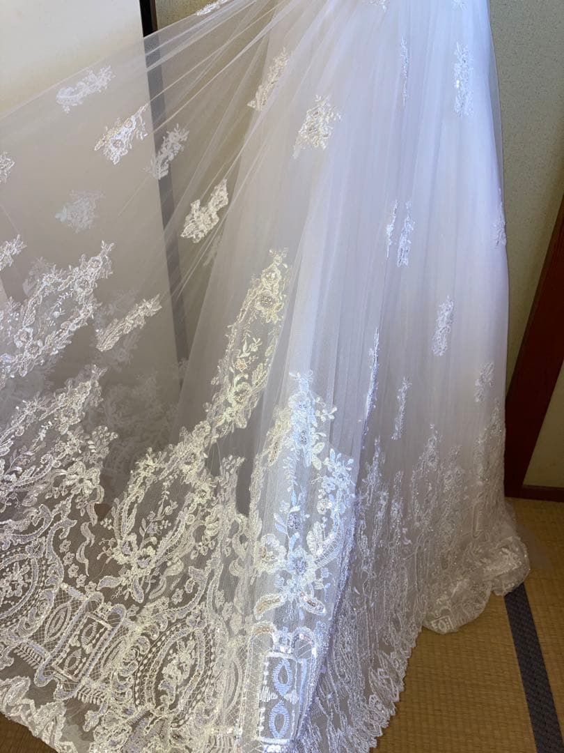 ウェディングドレス　パニエつき