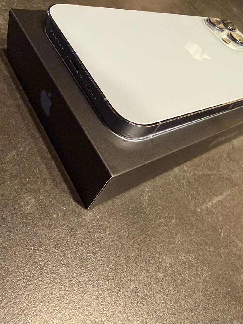 Apple iPhone 13 Pro max 本体　256GB シエラブルー