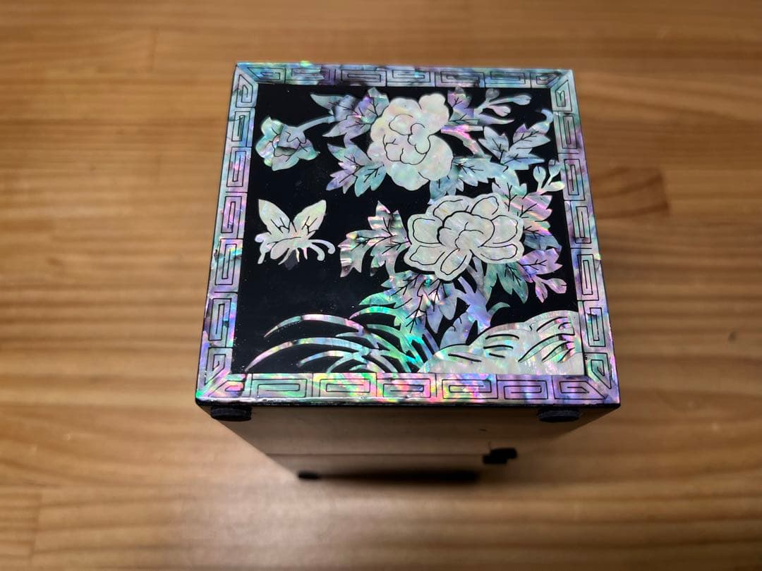 螺鈿装飾　ジュエリーボックス