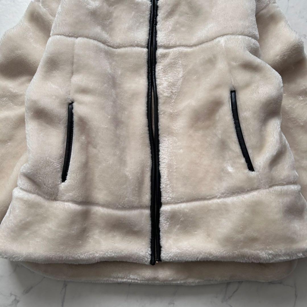 SHIPS WEB限定 高密度 ブライト ボア スタンドコート ホワイト