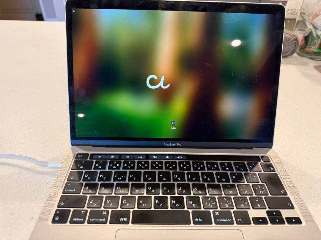 MacBook本体 MacBook Pro, AirPods Pro, Apple Watch 7