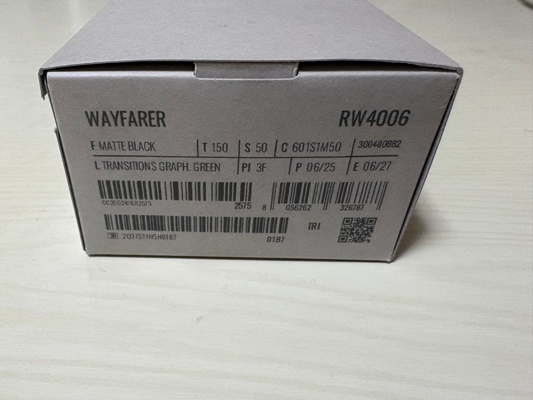 Ray-Ban  Wayfarer 調光レンズ Mサイズ