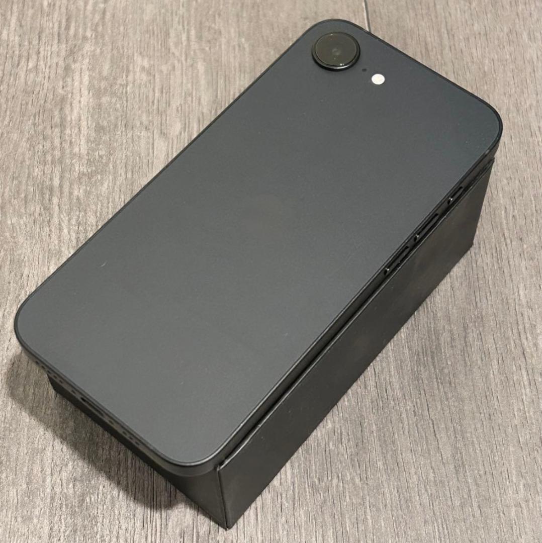 【新品同様】iPhone 16e｜128GB｜SIMフリー版　バッテリー100％