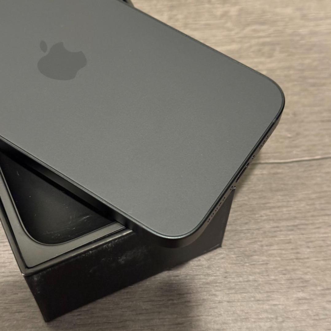 【新品同様】iPhone 16e｜128GB｜SIMフリー版　バッテリー100％