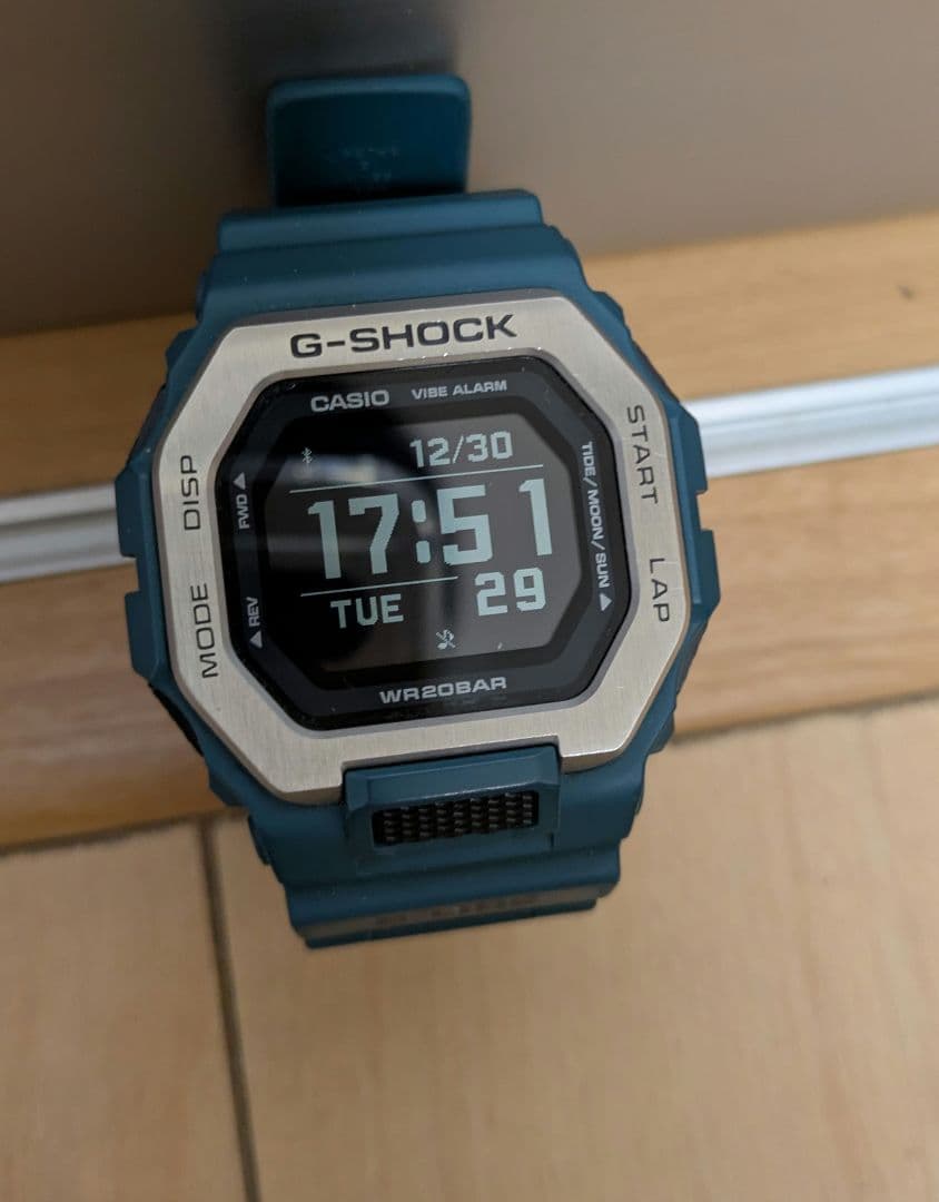 最終値下げ　CASIO G−SHOCK GBX−100−2DR