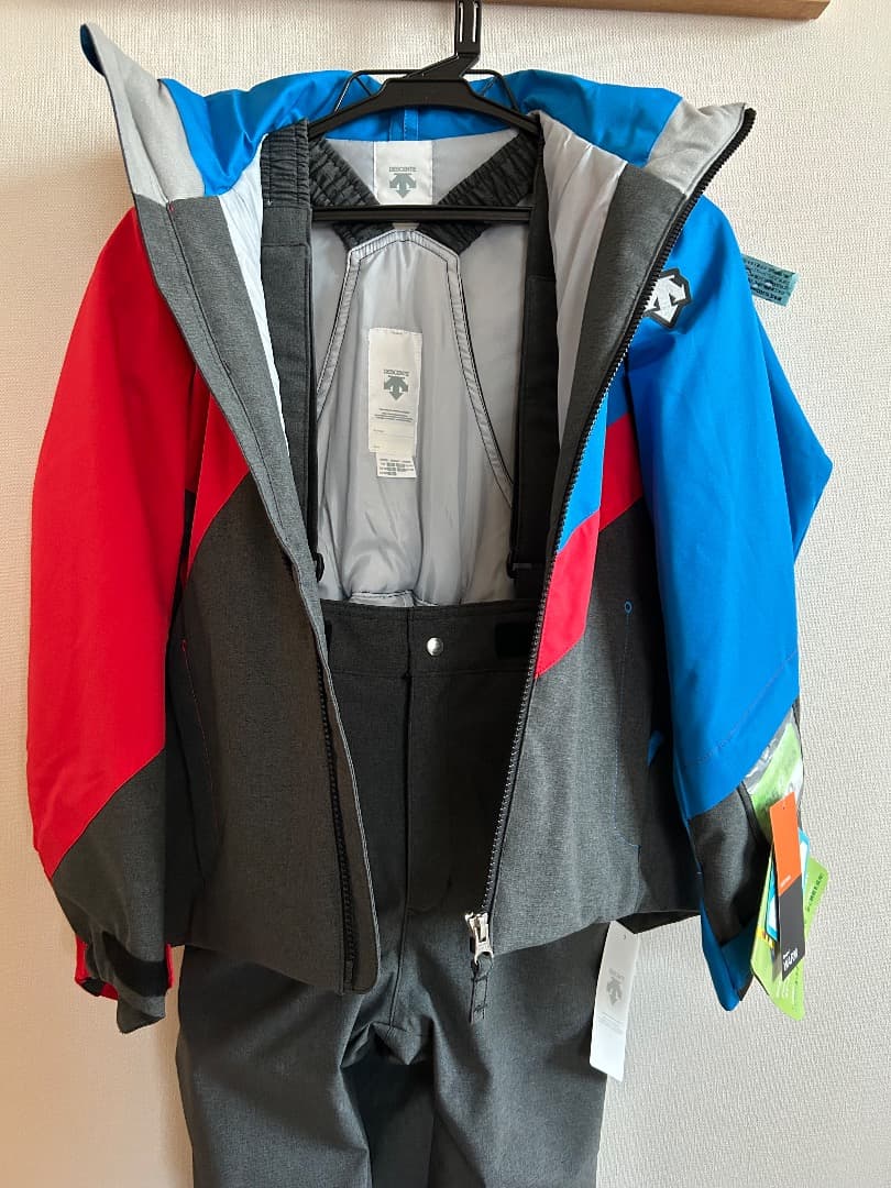 DESCENTEデサント　新品　セットアップ　上下　スキーウェア