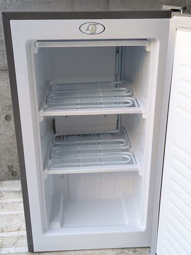 2020年製 60リットル 冷凍庫 TQF-0160SL