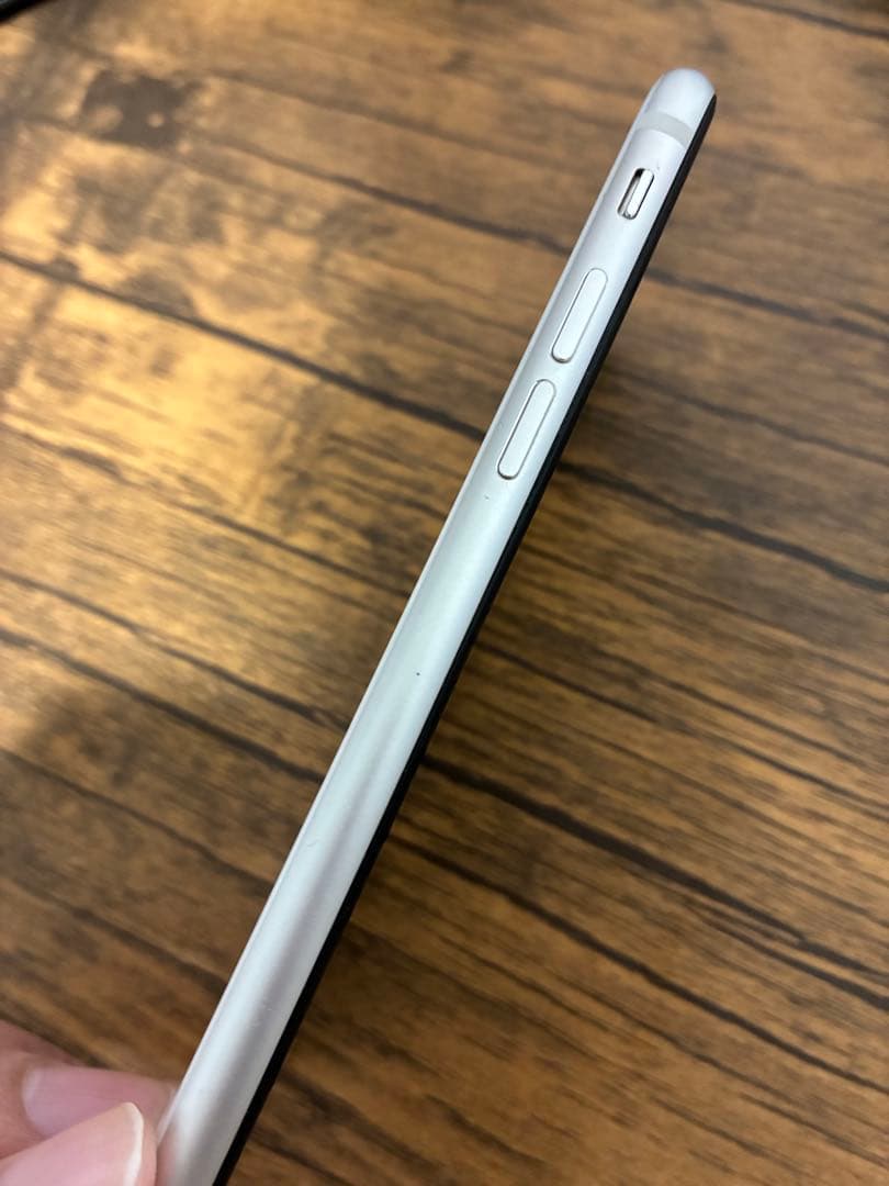 Apple iPhone SE3(第３世代) スターライト 64GB