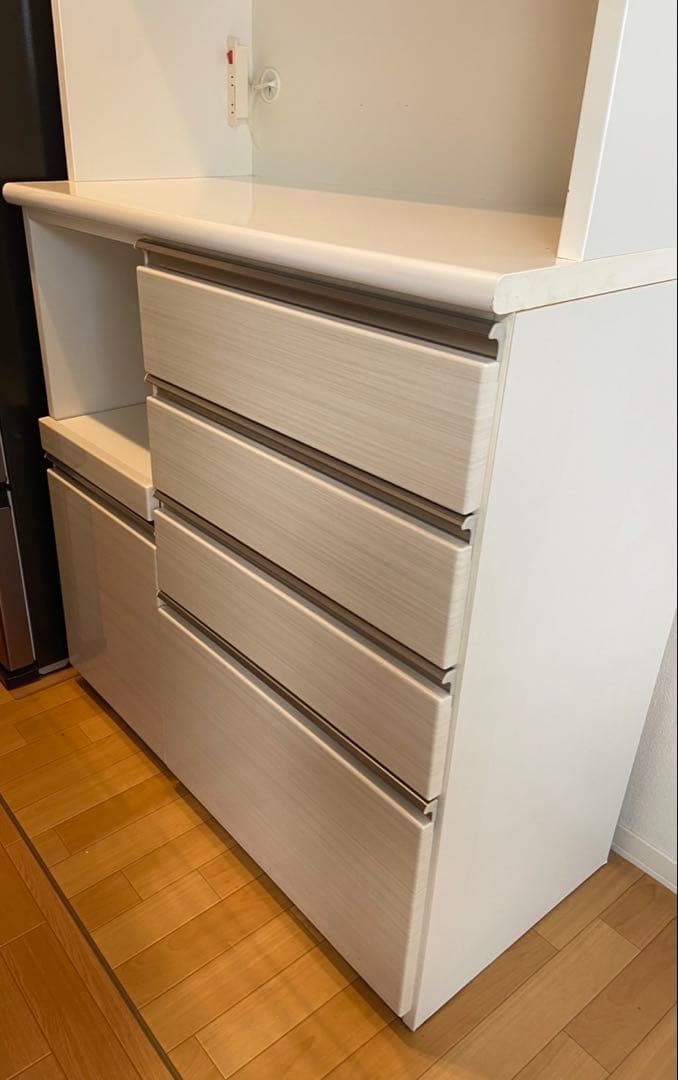 ニトリ　キッチンボード　食器棚　東温市　引き取り限定