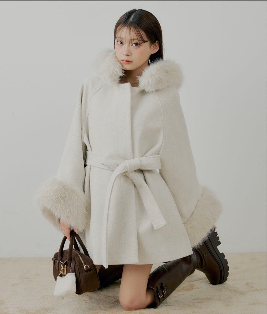 Chico ファー襟ケープコート