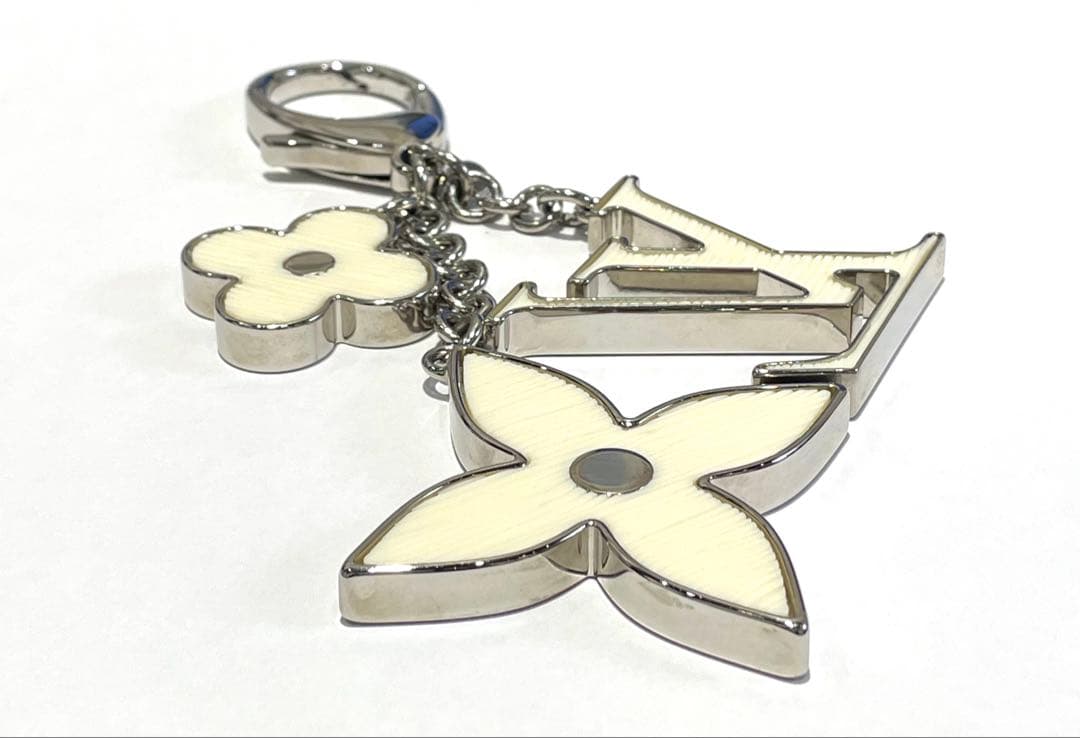 ルイヴィトン M65085 ビジューサック チャーム ホワイト イヴォワール