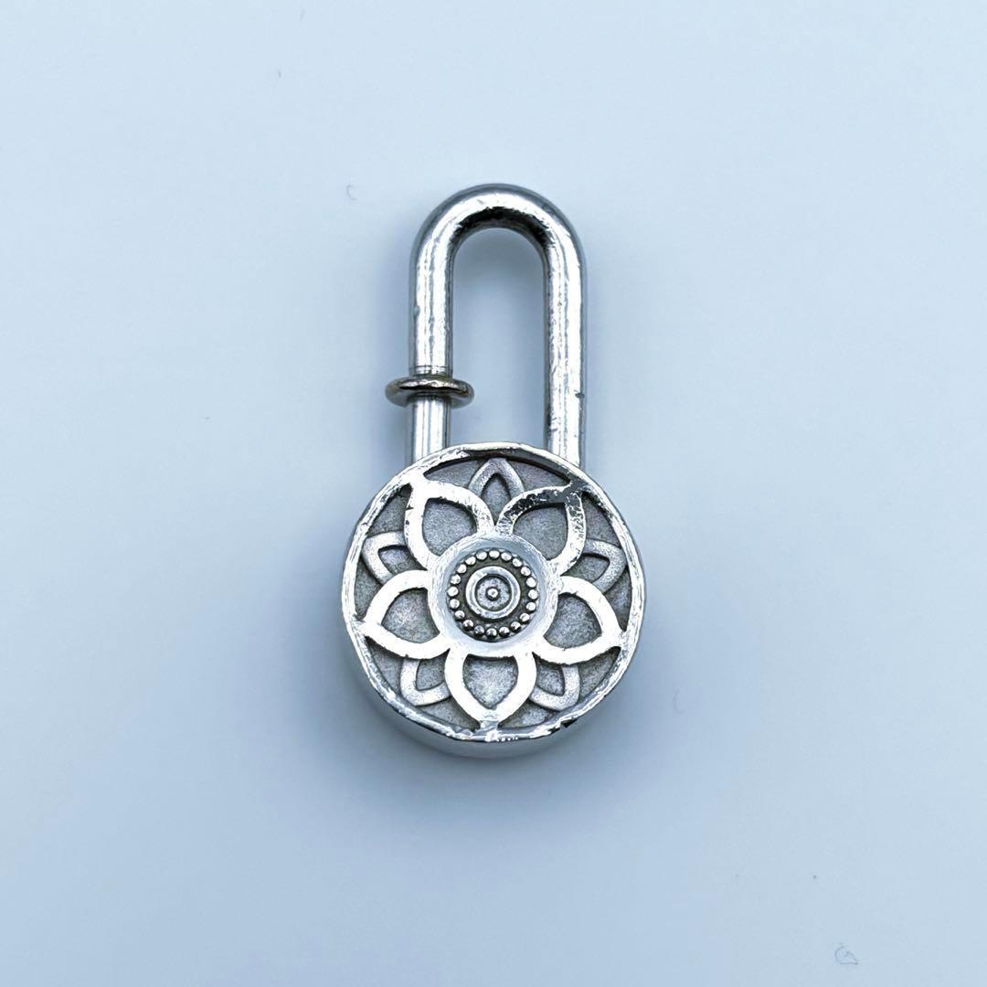 レア！　エルメス カデナ 蓮の花 ロータス　2008年　魅惑のインド　限定品