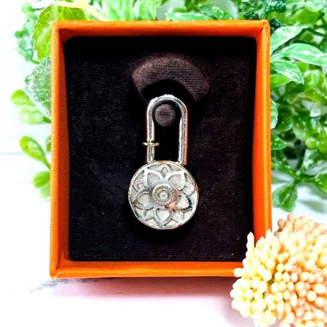 レア！　エルメス カデナ 蓮の花 ロータス　2008年　魅惑のインド　限定品