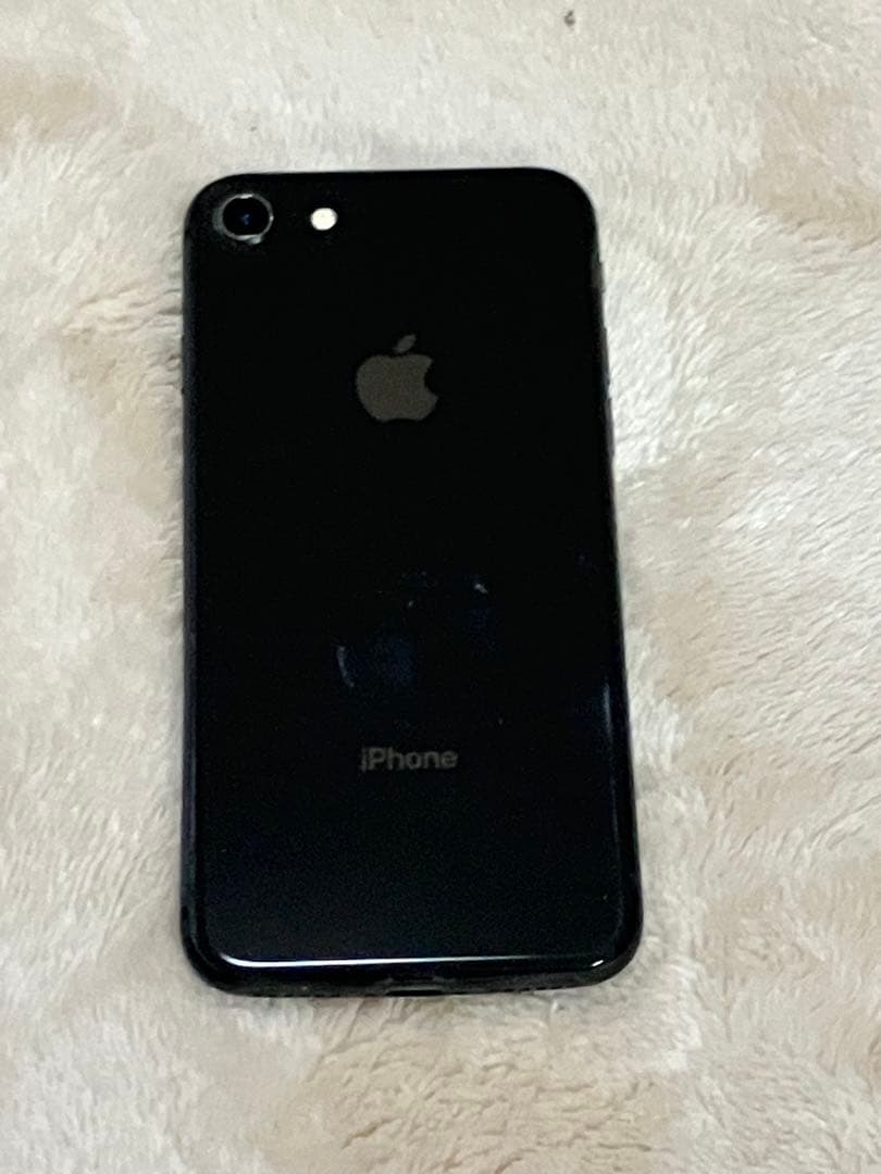 iPhone8 ブラック 画面ひび割れあり