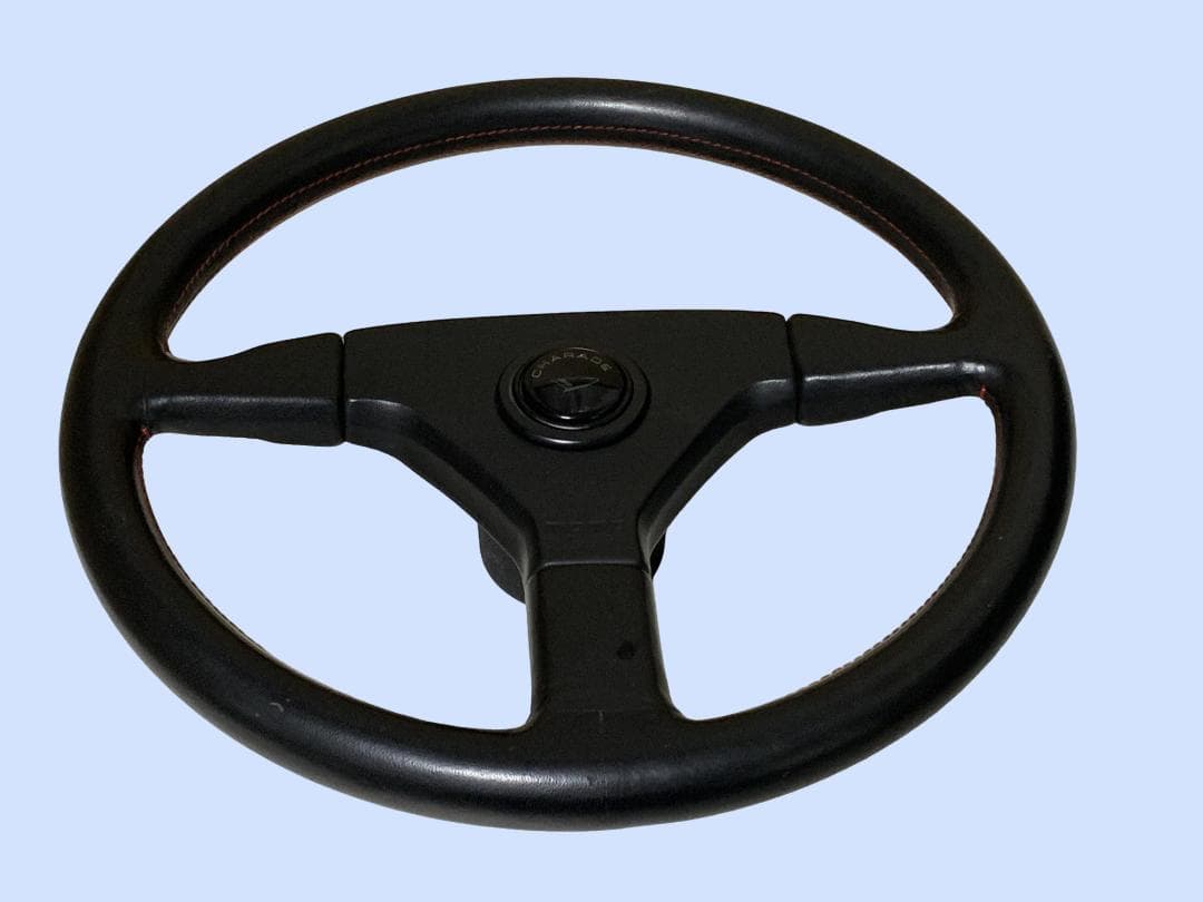 M7117 momo　モモ　 ステアリング　ハンドル