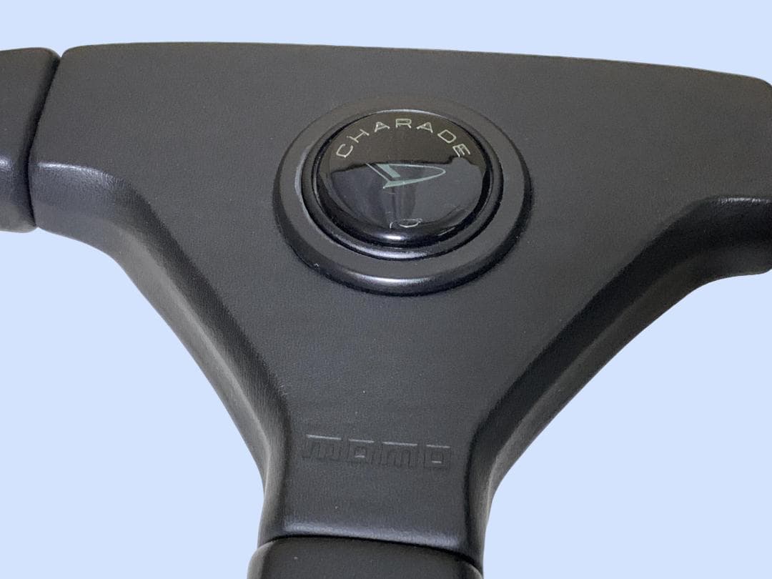 M7117 momo　モモ　 ステアリング　ハンドル