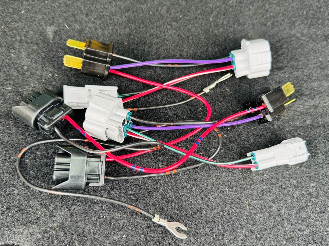 ハイエース　ハロゲンから純正LEDヘッドライト変換ハーネス 2本セット