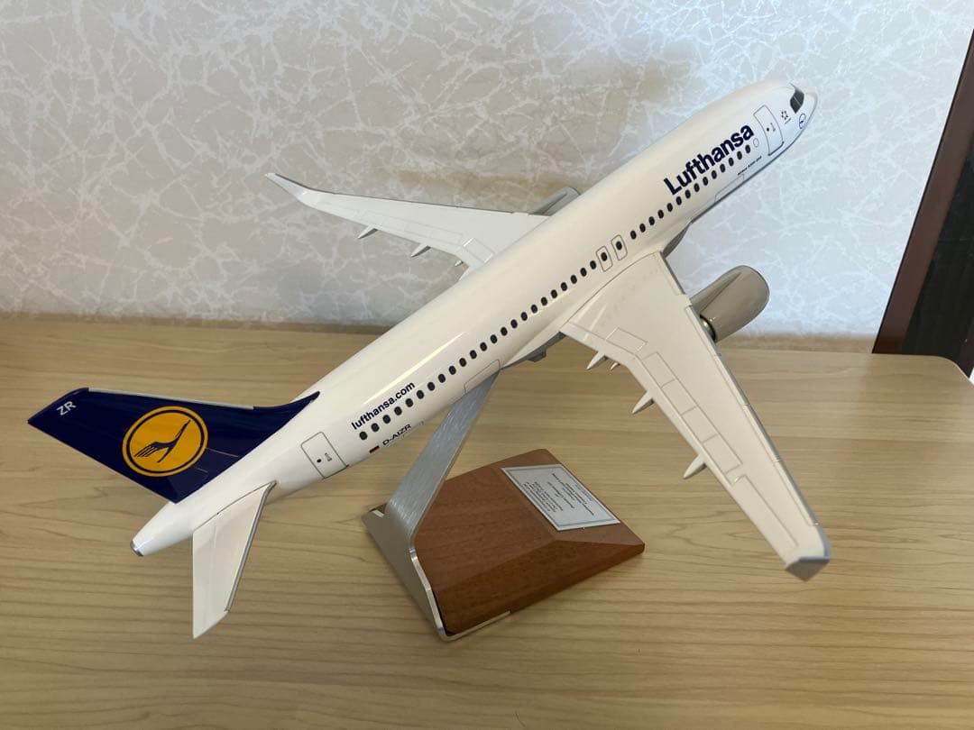 Lufthansa ルフトハンザ航空 Airbus A320-214 モデル
