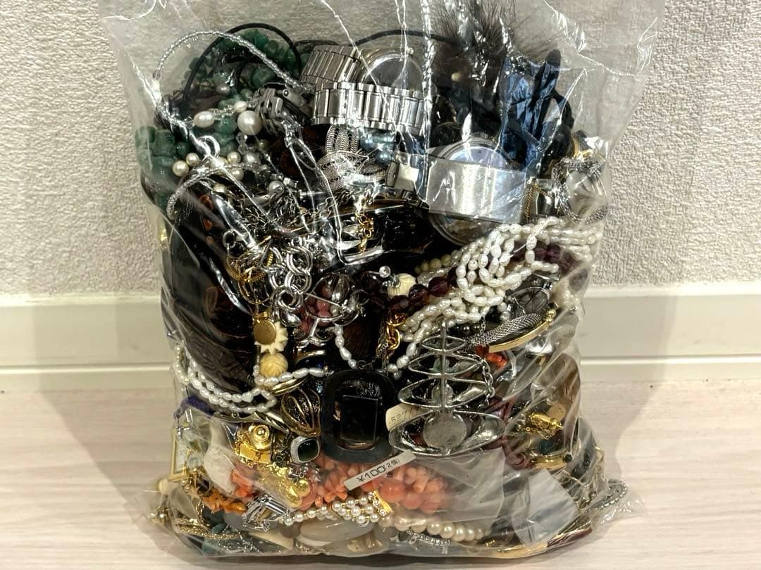 イミテーションアクセサリー約3.5kgまとめ売り