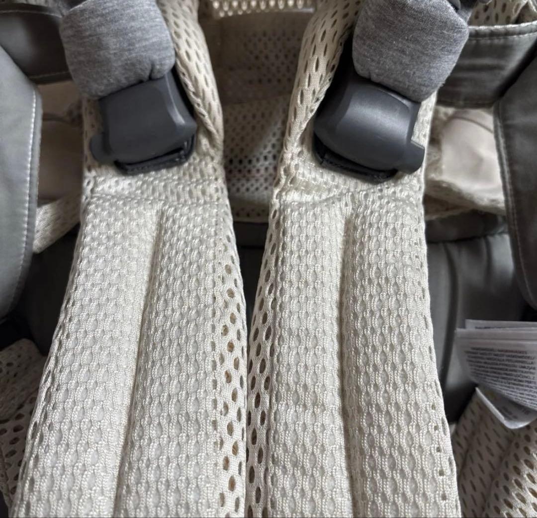 最上級　BabyBjörn 抱っこひも ハーモニー クリーム　ベビービョルン