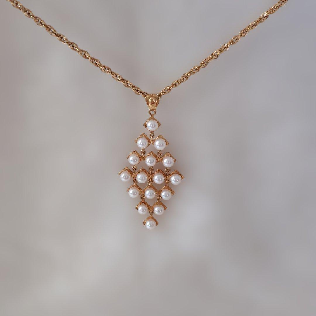 本真珠 16珠18金台 ペンダント。 保証書付き。