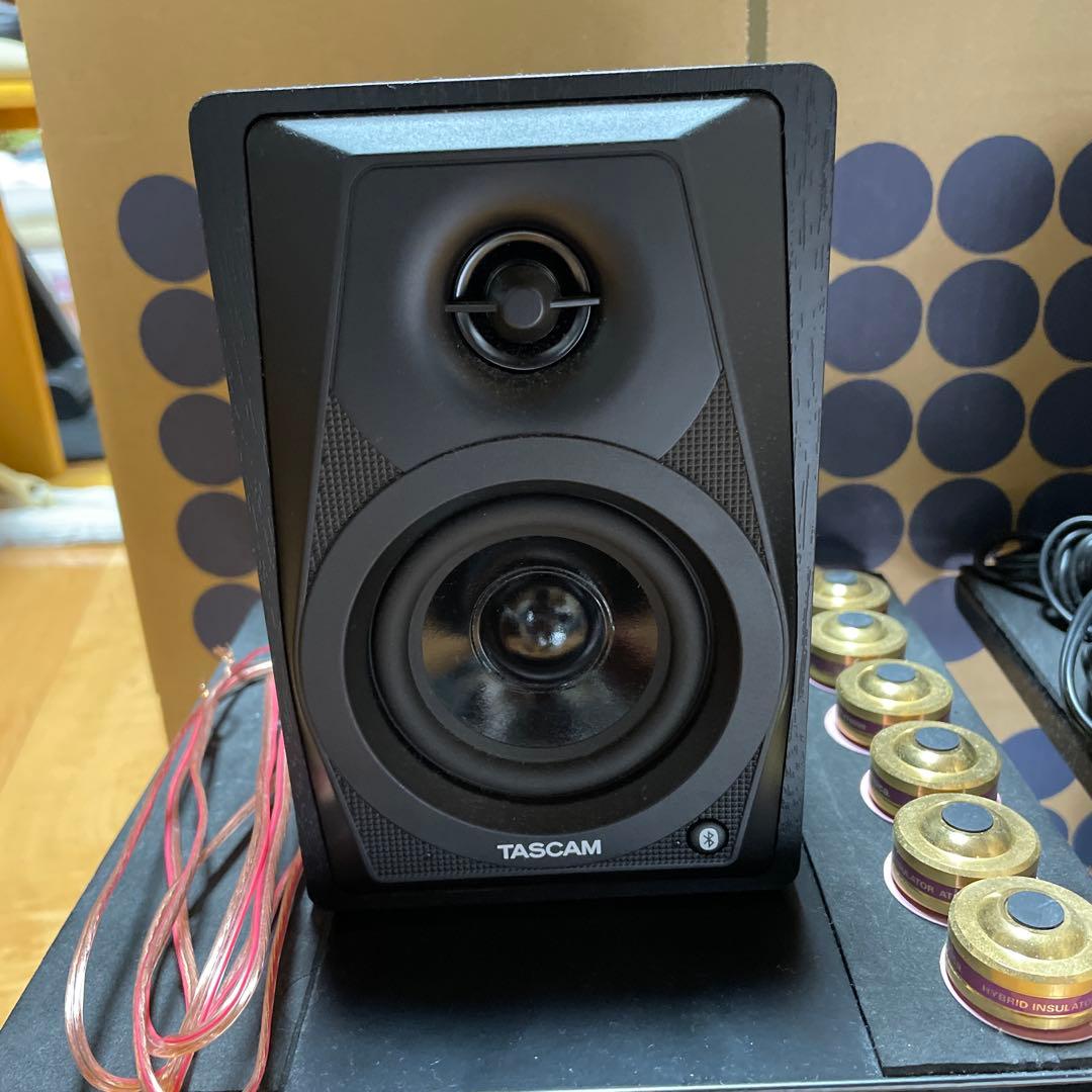 TASCAM VL-S3BTモニタースピーカー、卓上スタンド、インシュレーター
