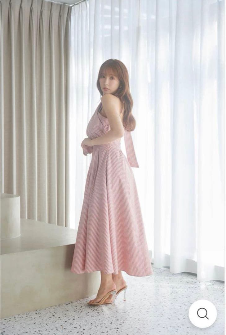 ミストレアス　ホルターネックワンピース　新品タグ付　ピンク