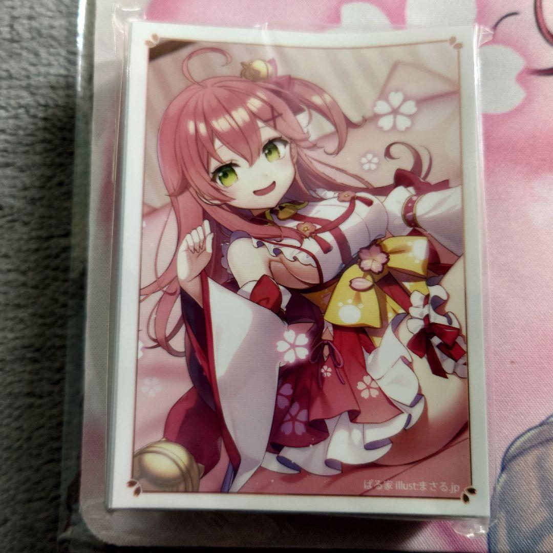 α1 ホロライブ ソファー&初期衣装&桜 さくらみこ スリーブ&プレイマット