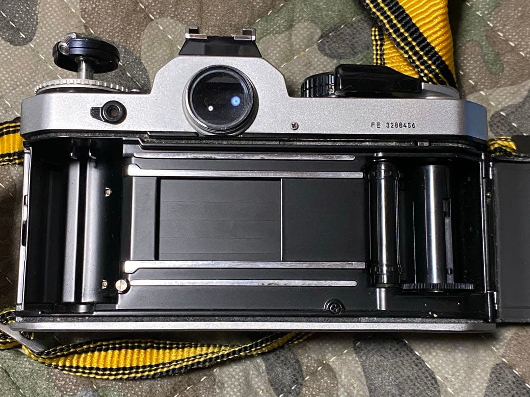 Nikon ニコン FE + おまけ MD12 (説明書付)